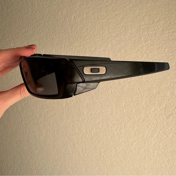 Oakley Gascan Black Silver Sunglasses - Picture 8 of 10